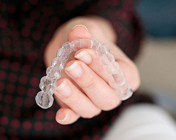 Dr. Burger – Invisalign Teaser